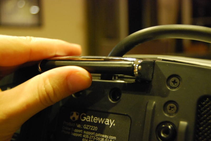 Illustration for article titled Gateway One Unboxed (Verdict: So Shiny and Sweet, It Gives Windows a Good Name)
